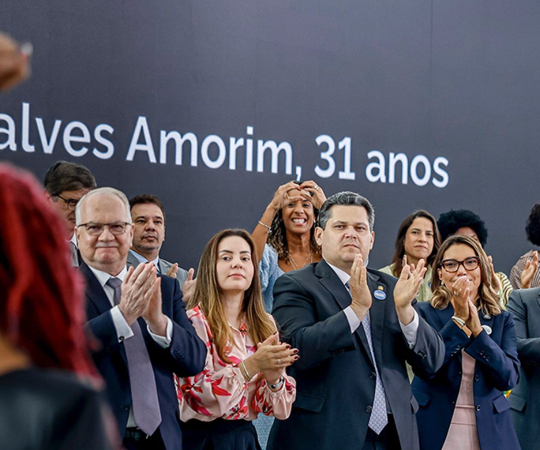Representantes dos três Poderes assinam pacto de combate ao feminicídio — Senado Notícias
