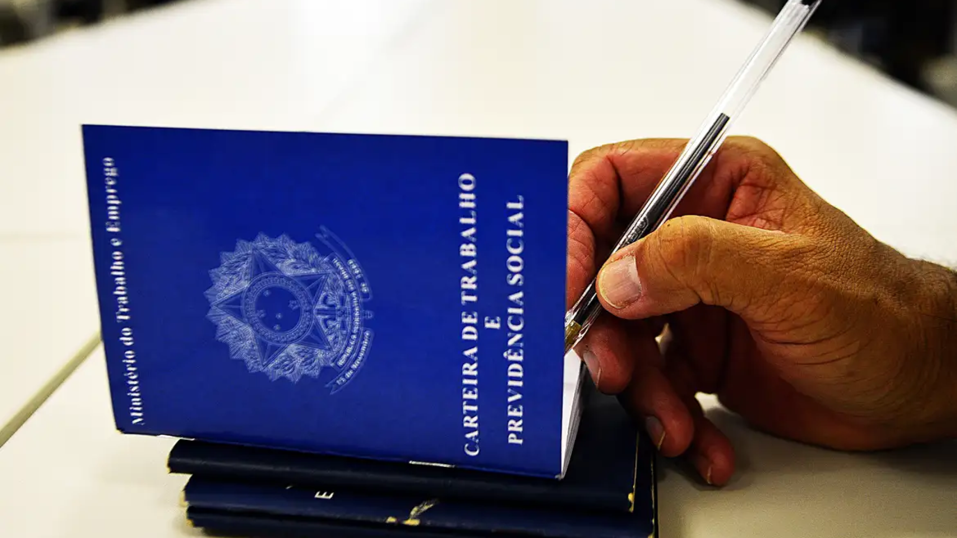 Agências do trabalhador abrem a semana com 760 vagas de emprego disponíveis