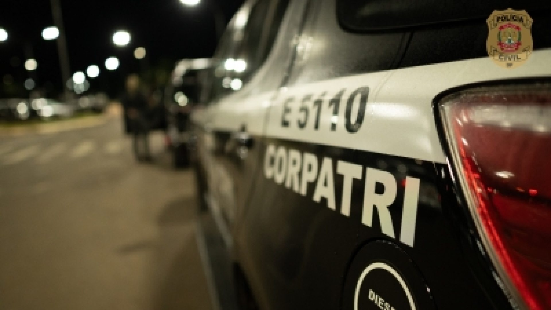 Câmeras de segurança e carro alugado levam PCDF a prender dupla por furtos em shopping de luxo no DF