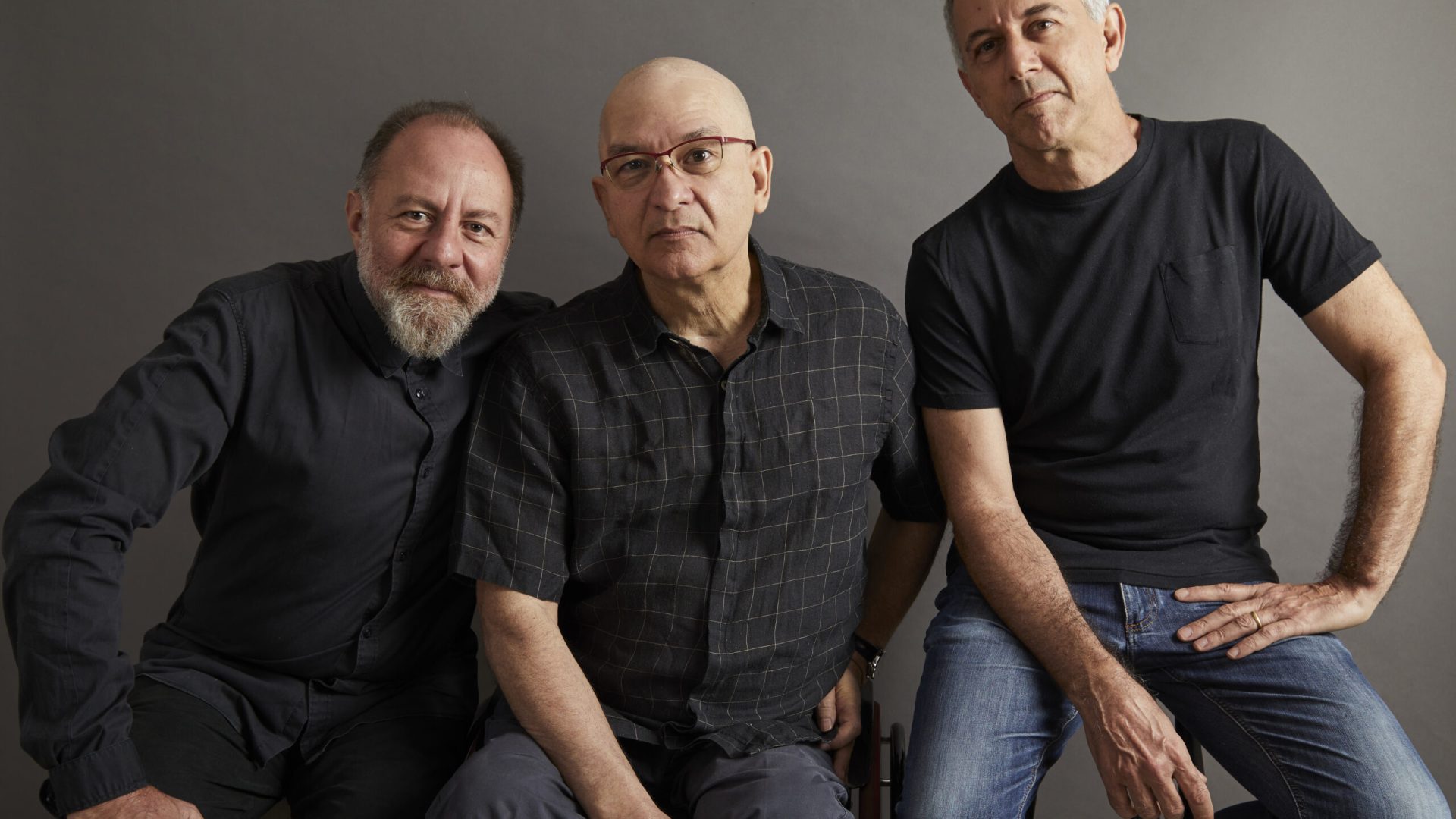 Paralamas celebram quatro décadas revisitando trajetória e a força dos clássicos