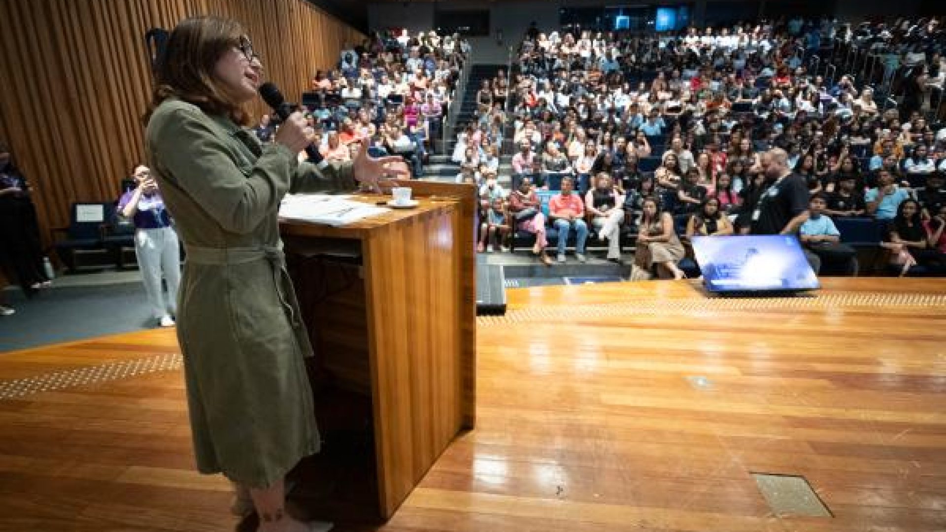 CLDF premia projetos que promovem saúde nas escolas