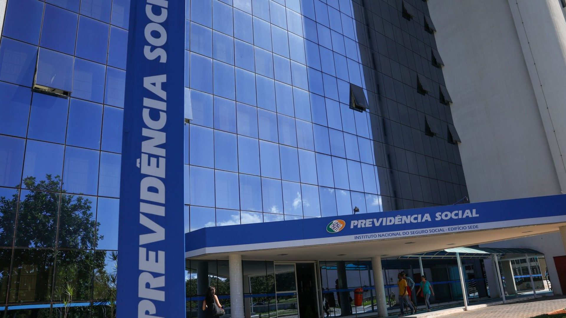 Previsão de gastos com INSS em 2027 é reduzida em R$ 5 bilhões