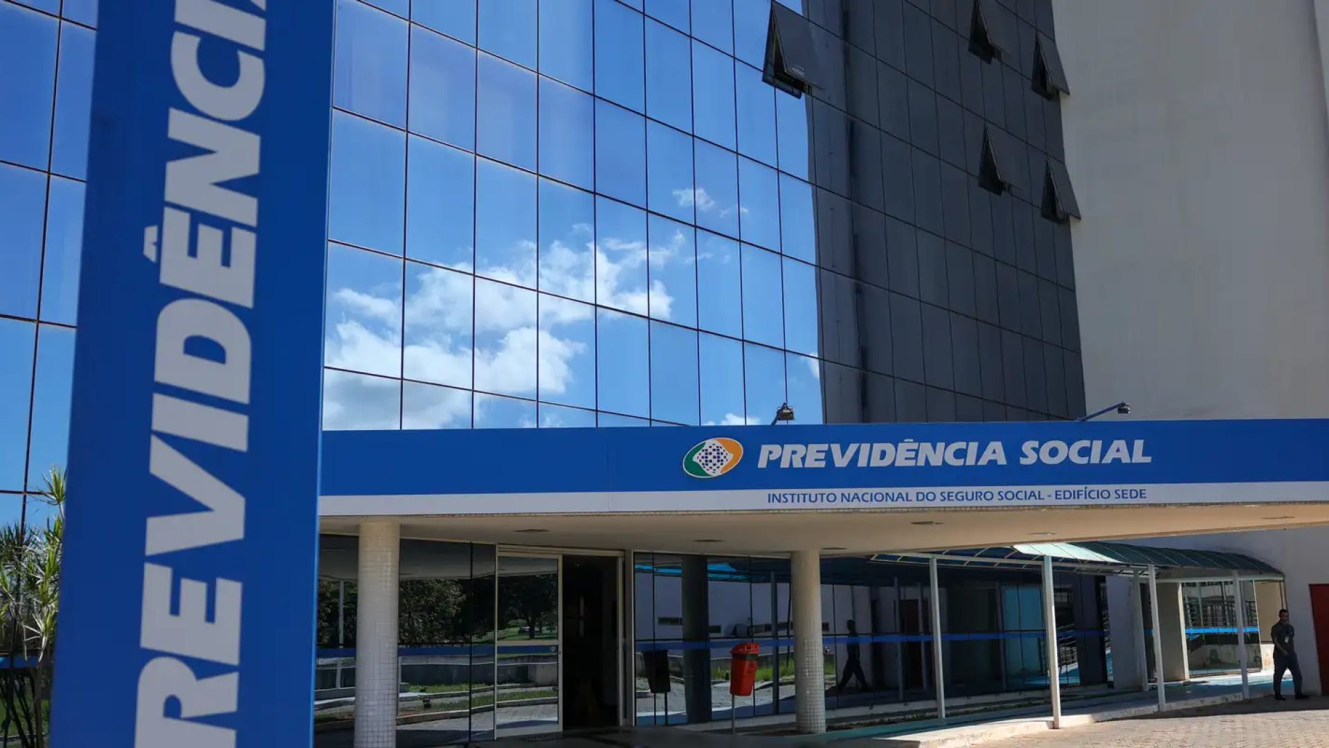 INSS suspende novos empréstimos consignados do C6 Consig a aposentados