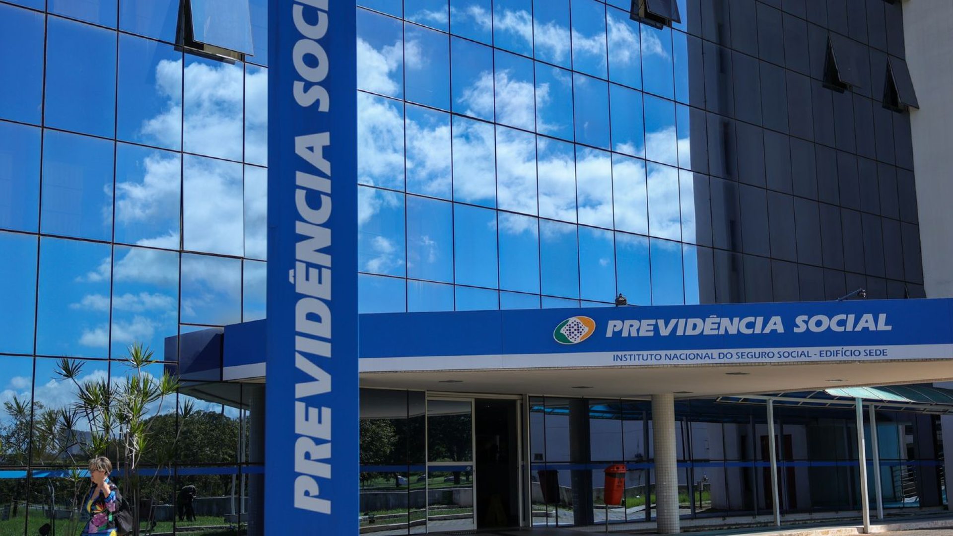 Dino vota para anular regra que reduziu aposentadoria por invalidez