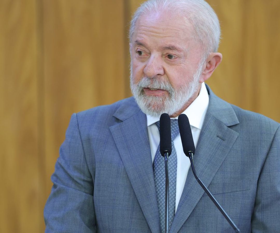 Lula veta aumento de número de deputados na Câmara