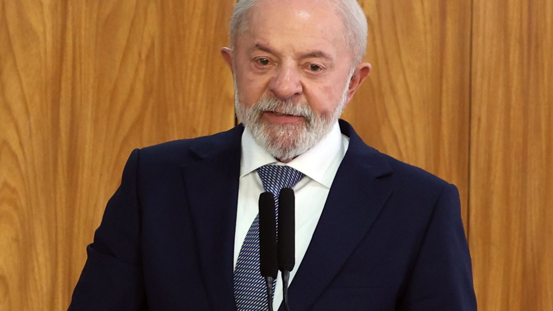 Derrubada de MP é derrota imposta ao povo brasileiro, diz Lula