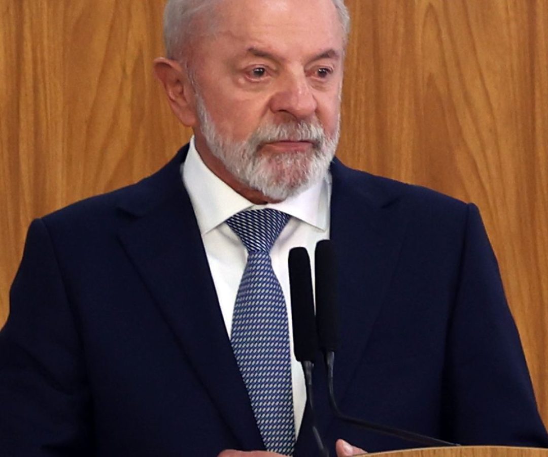 Lula comenta prisão de Jair Bolsonaro: "Lição de democracia”