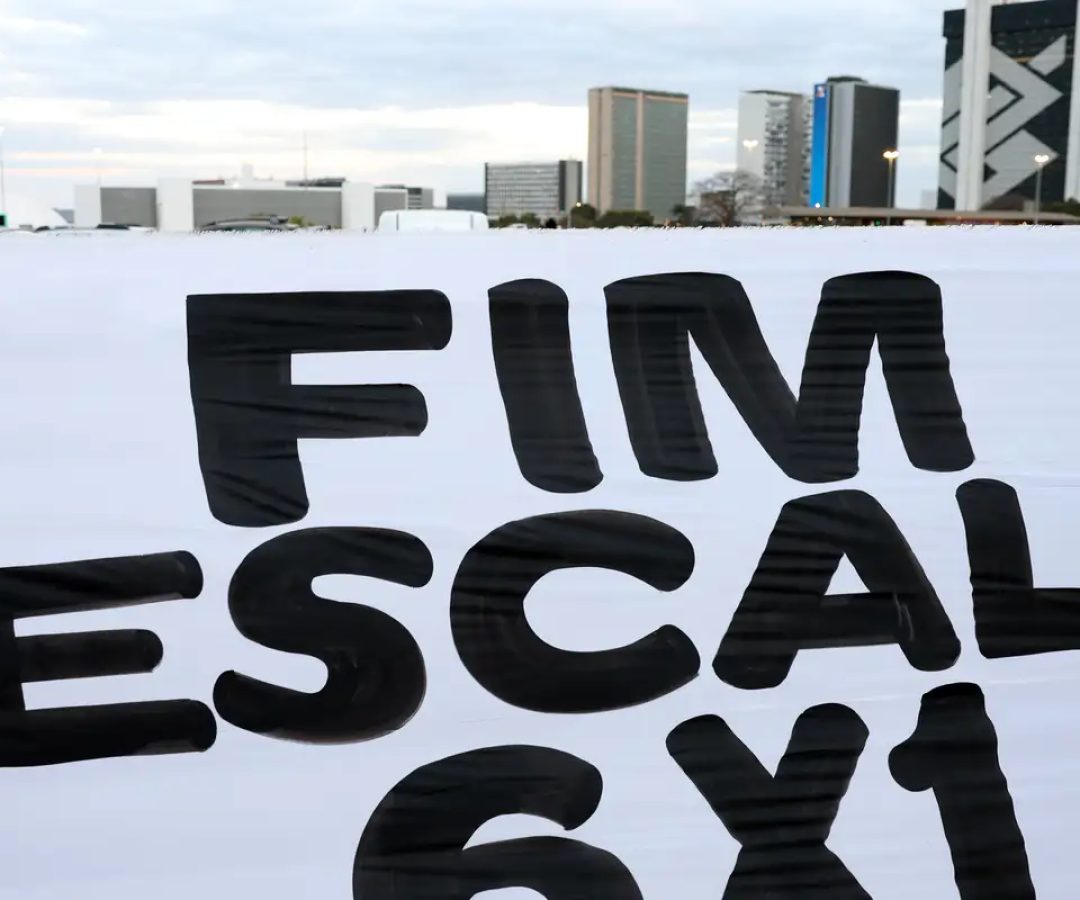 Vereadores fazem “protocolaço” de projetos pelo fim da escala 6x1