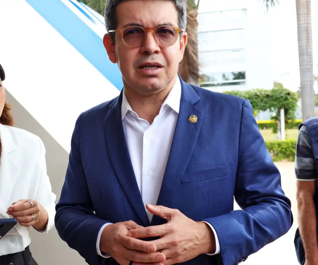 Randolfe Rodrigues afirma que governo deve indicar outro nome para STF
