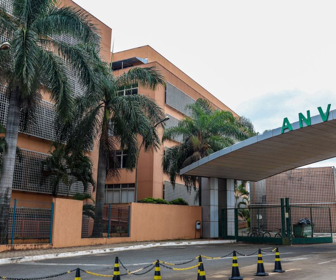 Anvisa determina recolhimento de lotes de antibióticos