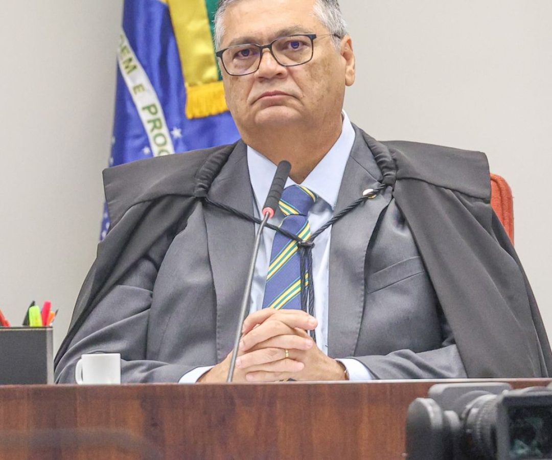 Dino determina afastamento do presidente do TCE do Maranhão