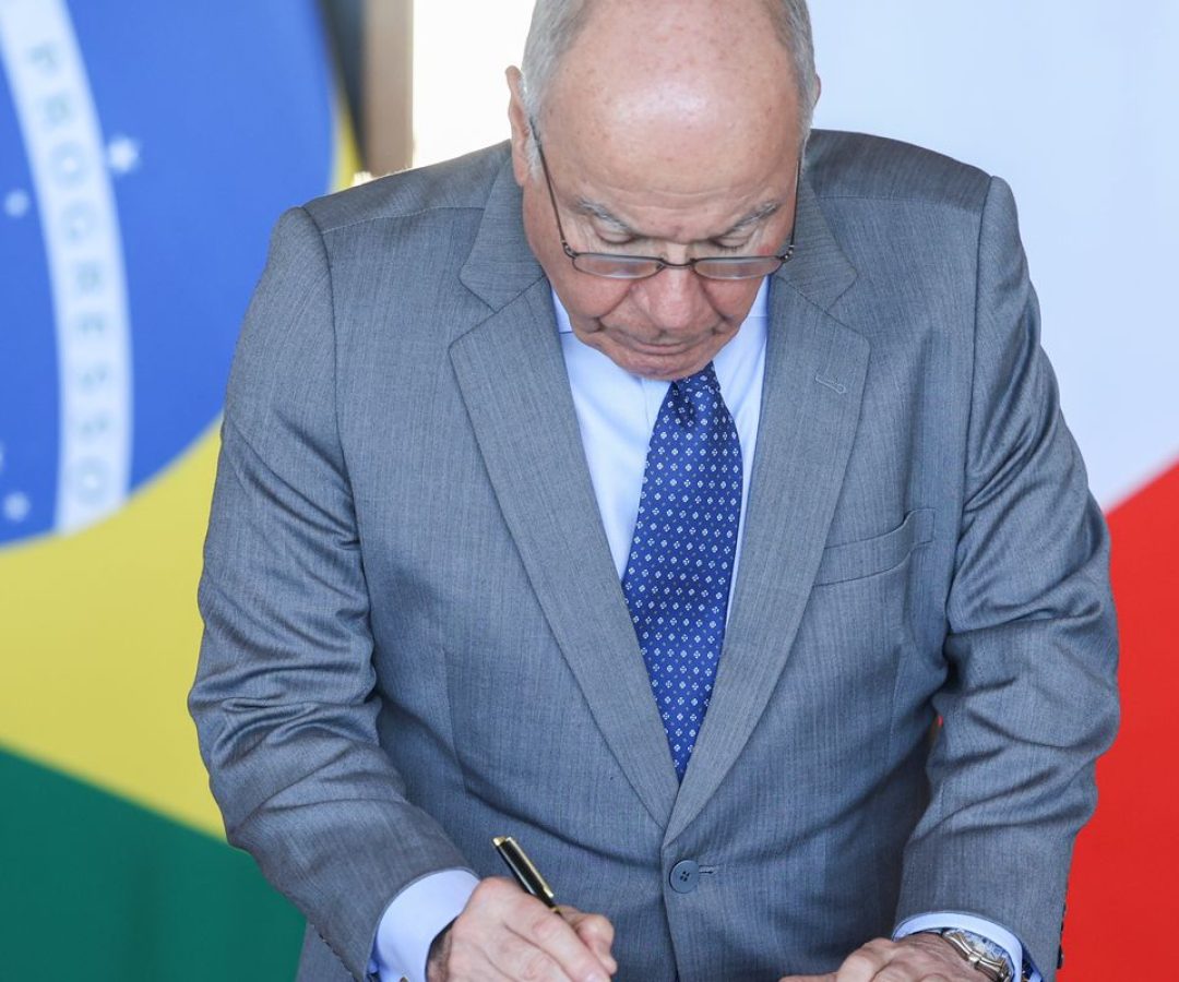 Itamaraty alerta para risco de EUA usar força militar no Brasil