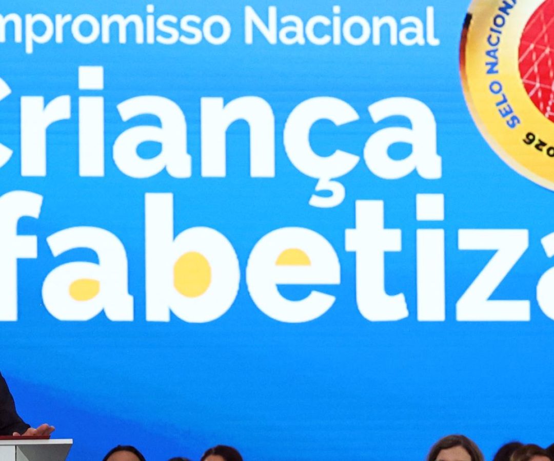Brasil atinge meta com 66% das crianças alfabetizadas em idade certa