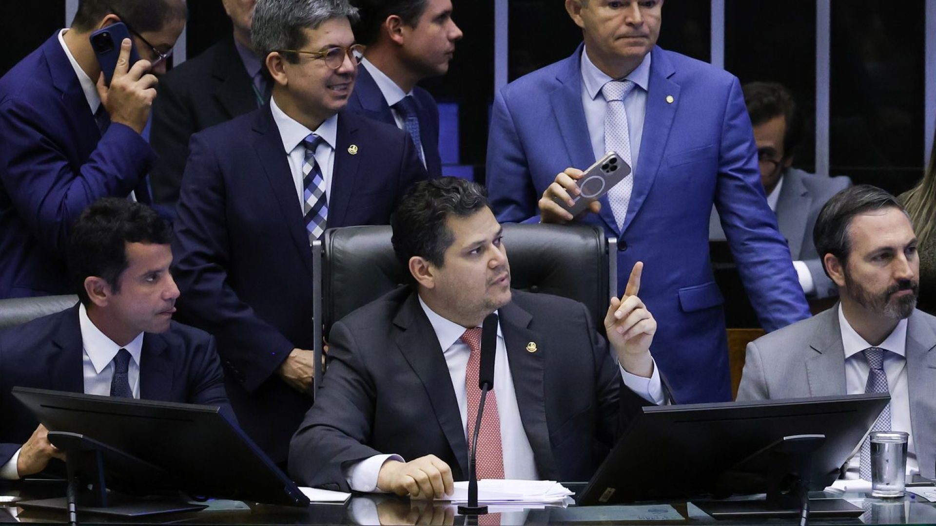 Congresso aprova crédito de R$ 42 bi para Previdência e Bolsa Família
