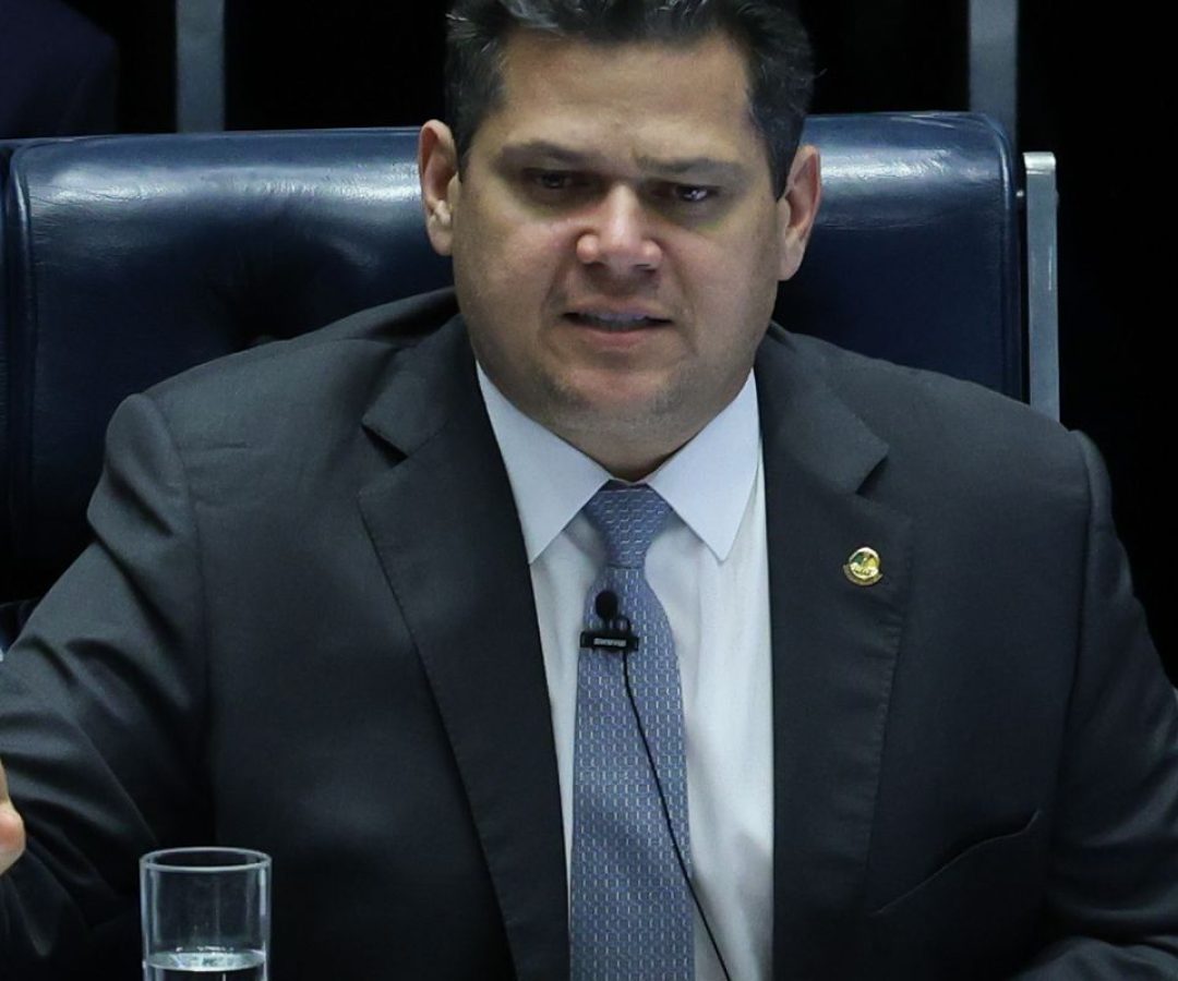 Alcolumbre mantém sessão da CPMI do INSS que quebrou sigilo de Lulinha