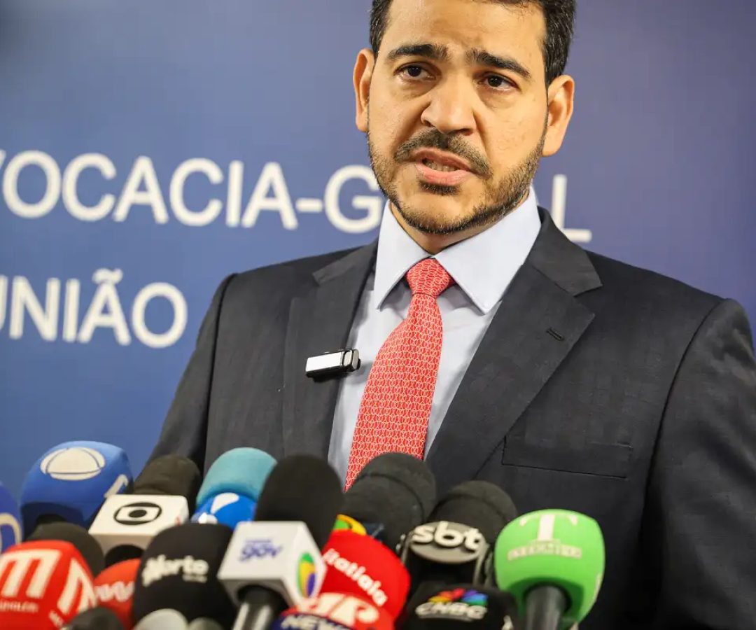Lula deve enviar nesta terça ao Senado indicação de Messias ao STF