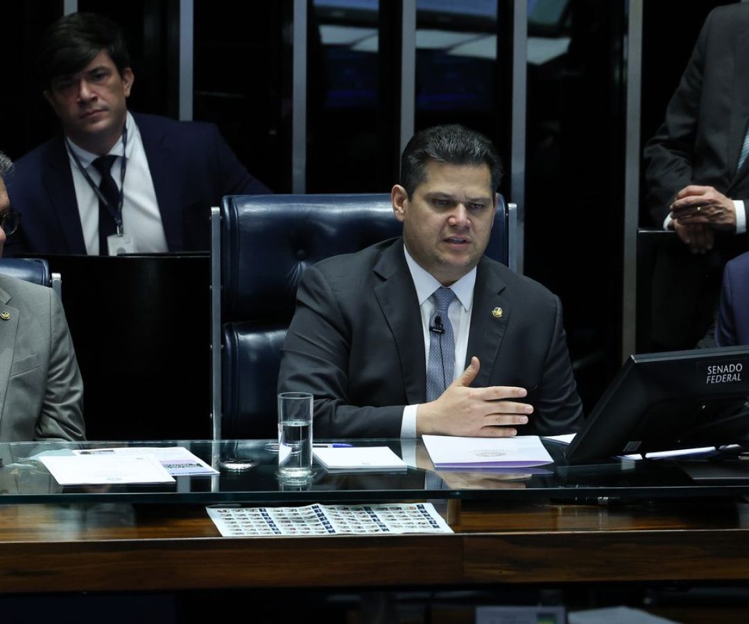 Após decisão de Mendes, Alcolumbre fala em votar PEC do Marco Temporal