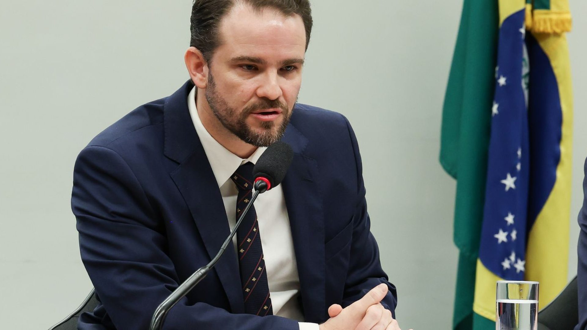 Durigan critica PEC que dá autonomia ao BC por criar “novo Poder"