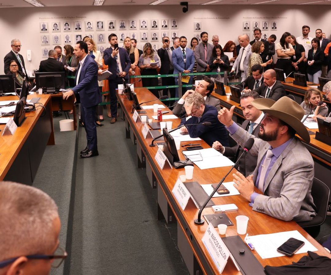 Conselho de Ética suspende três deputados por motim na Câmara
