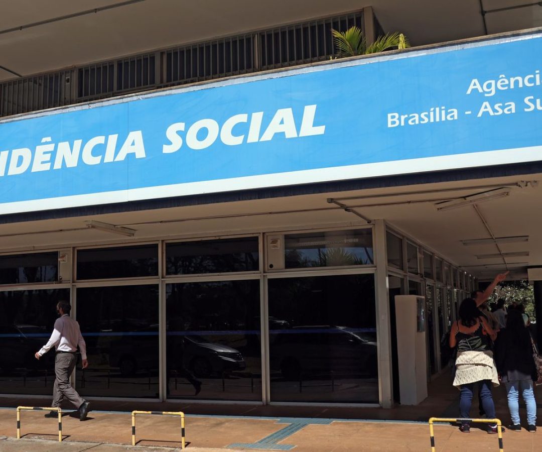 INSS suspende programa de redução de fila por falta de verba