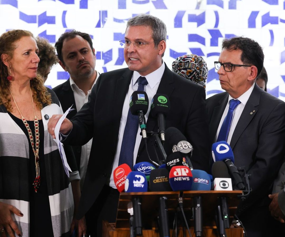 Operação policial no Rio tem críticas e defesas de deputados federais