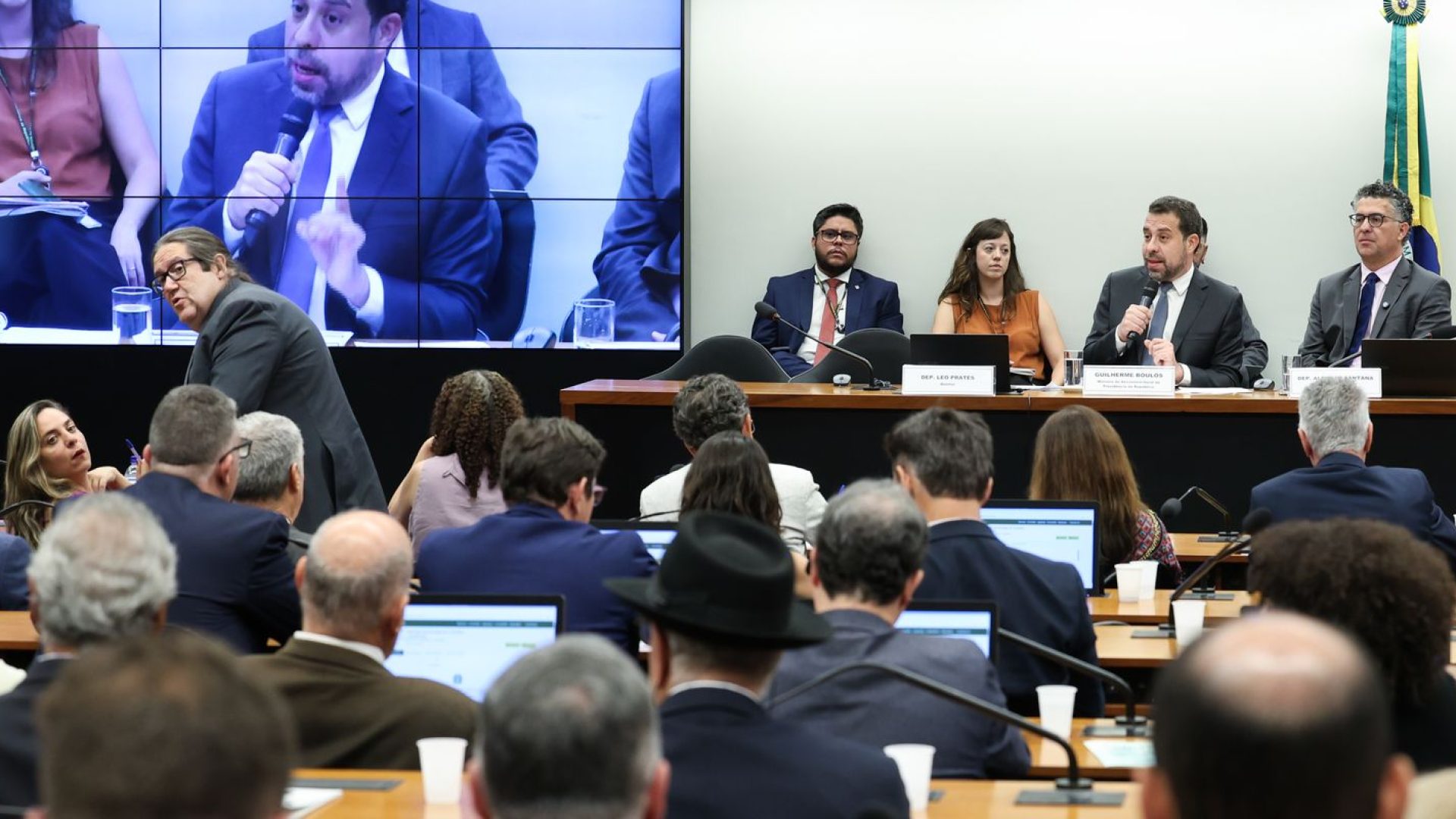 Boulos critica compensação a empresas pelo fim da escala 6x1