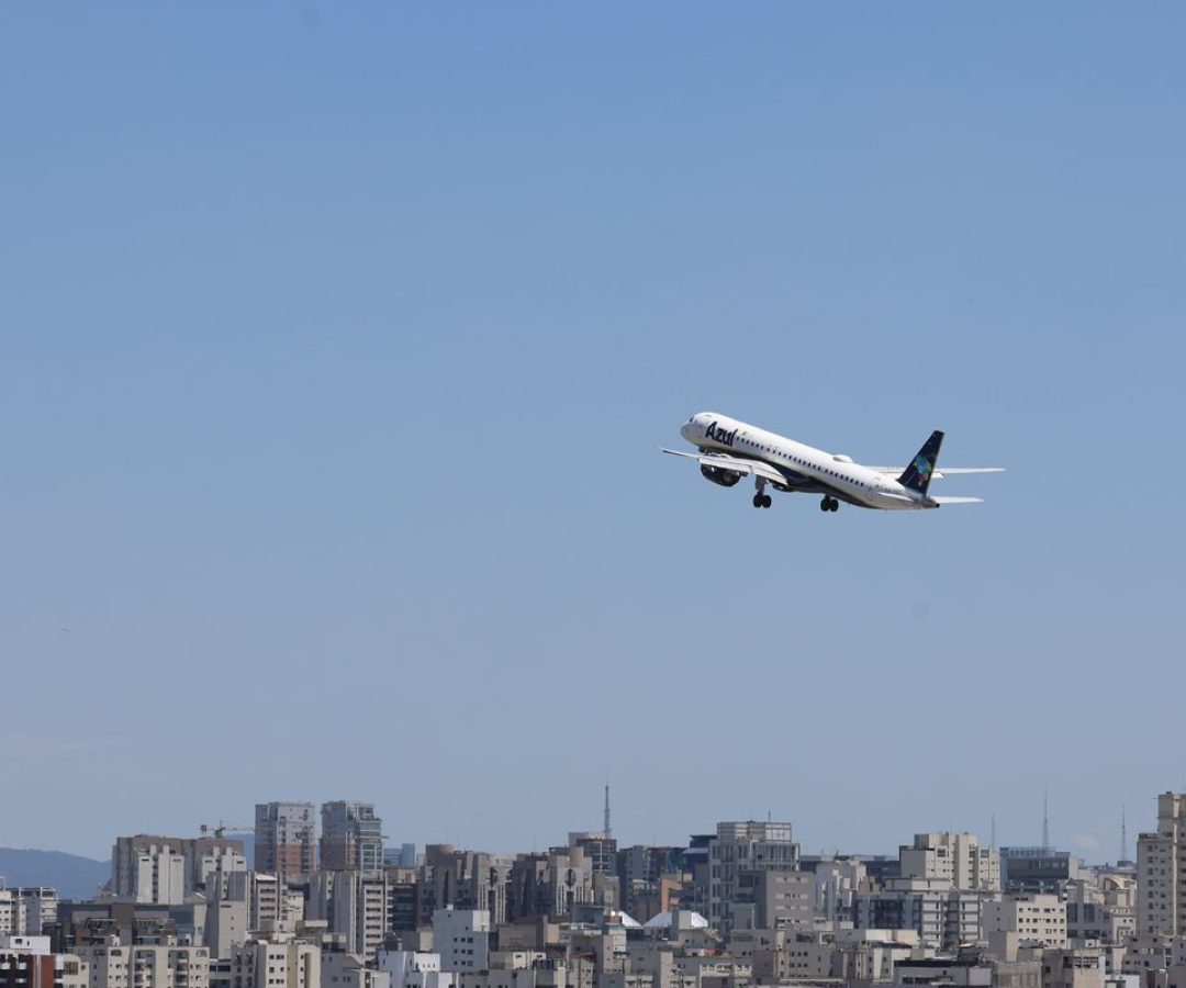 Brasil bate recorde de passageiros em voos domésticos em 2026