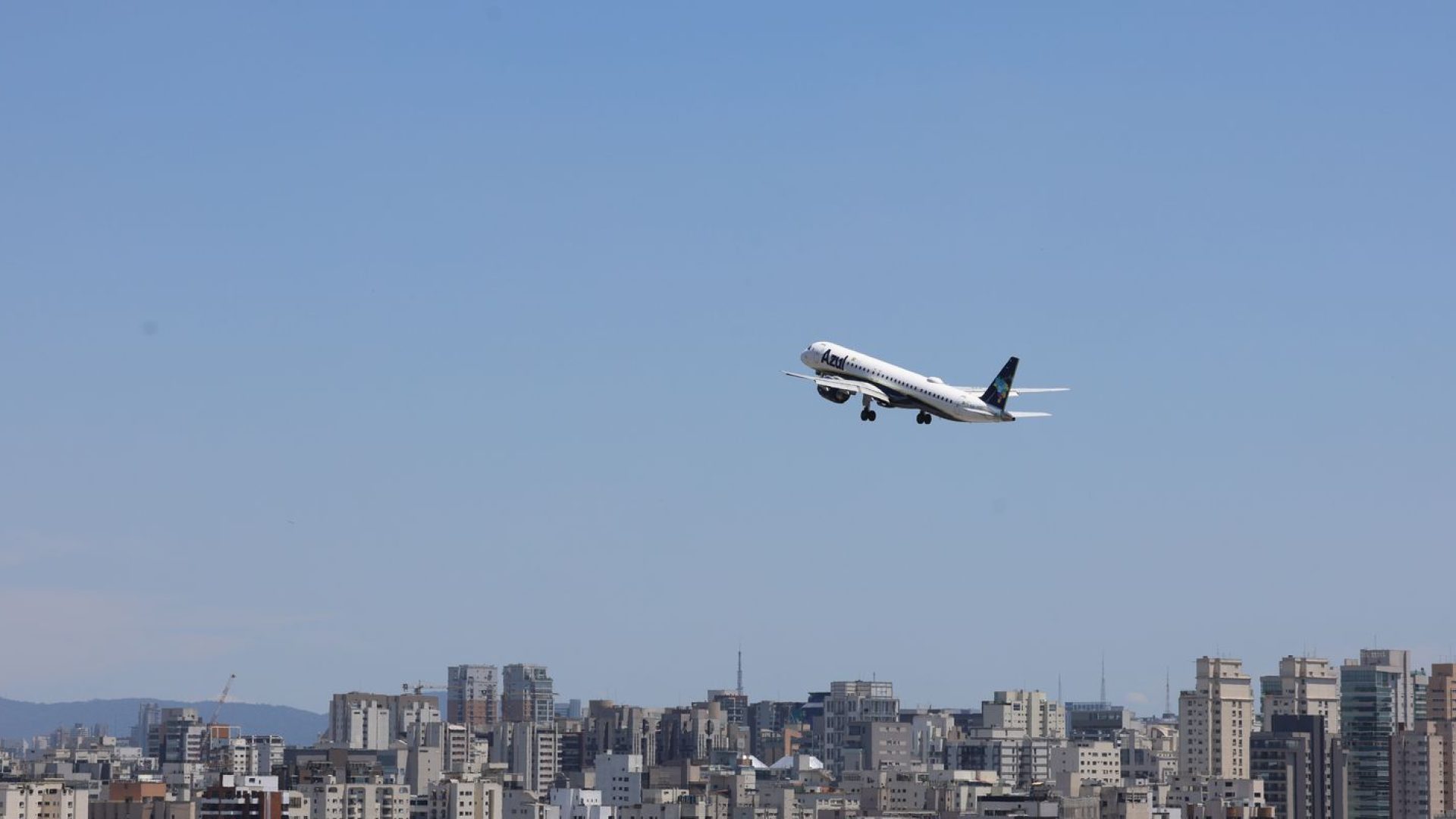 Brasil bate recorde de passageiros em voos domésticos em 2026