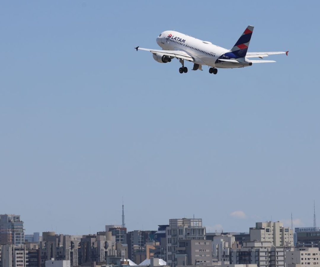 Greve na Argentina provoca alteração nos voos da Latam