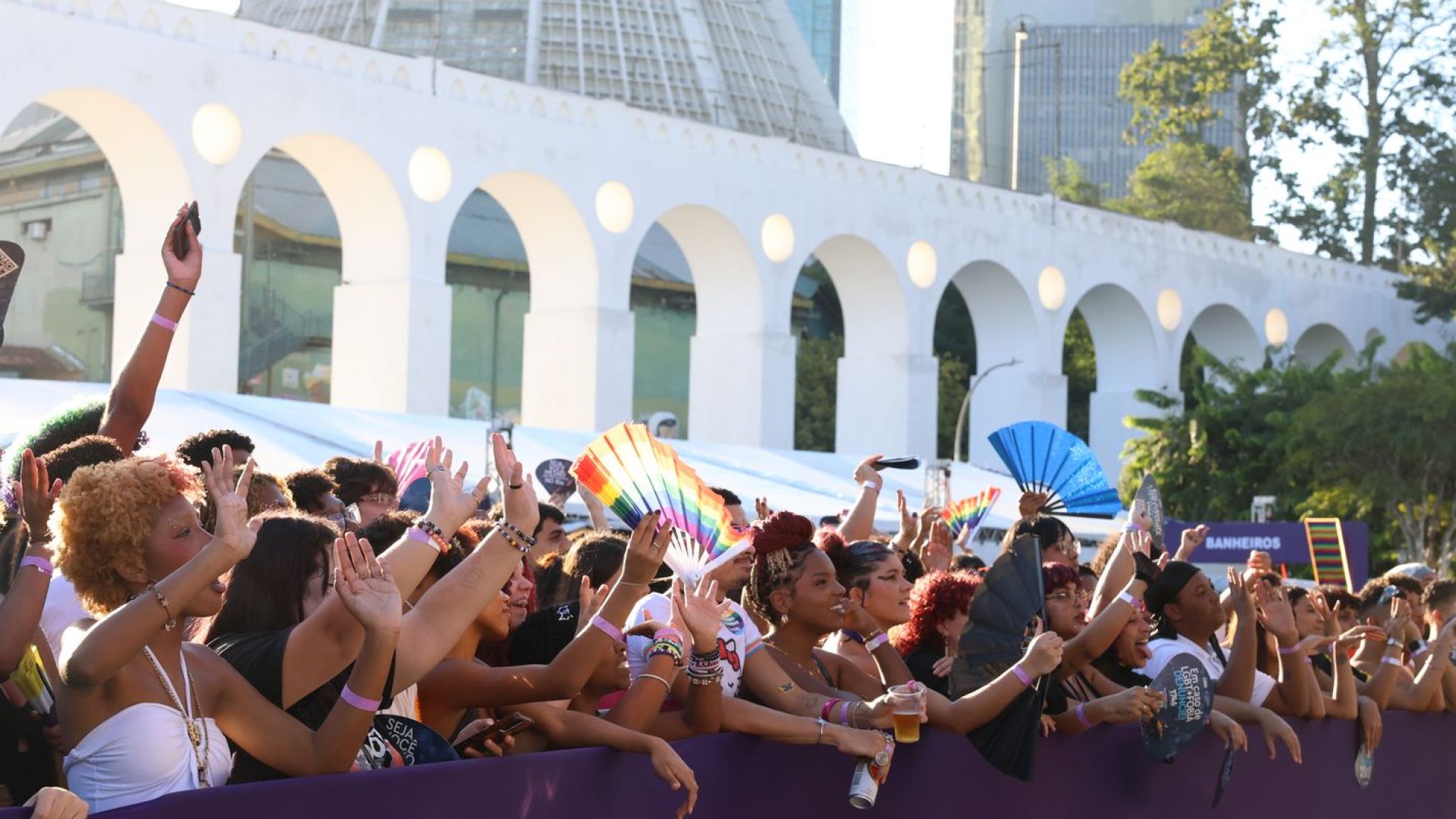 Parada LGBTQIA+ no Rio defende mais representantes no Legislativo
