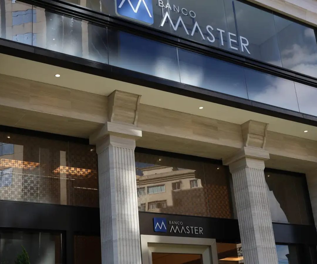 Especialistas alertam para golpes em ressarcimentos do Banco Master