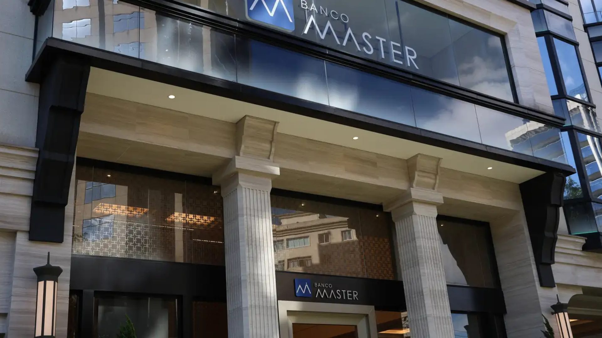 Especialistas alertam para golpes em ressarcimentos do Banco Master