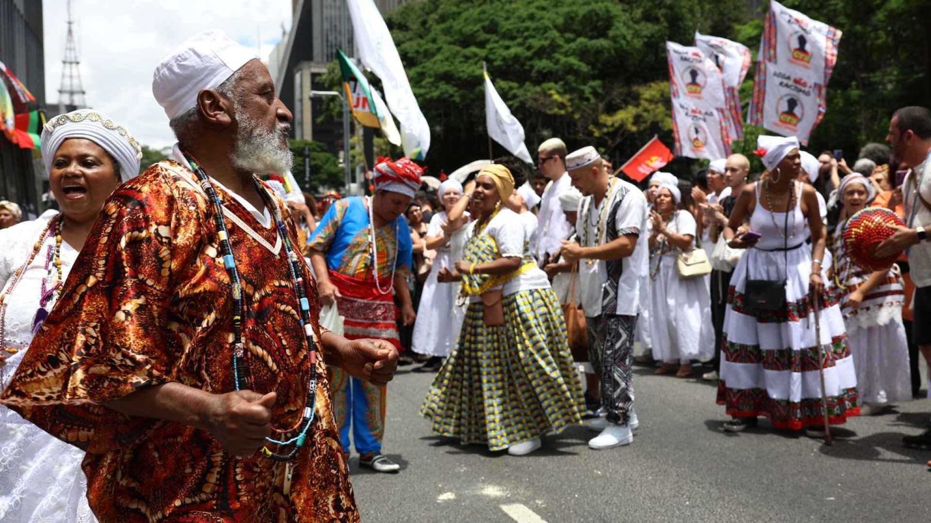 Consciência Negra: ato na Avenida Paulista reúne militância e cultura