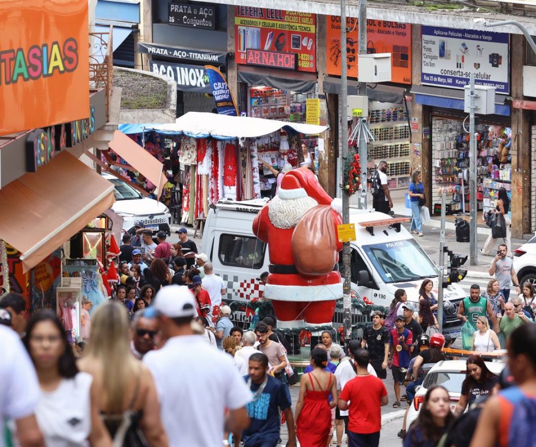 Compras de última hora agitam comércio popular em São Paulo