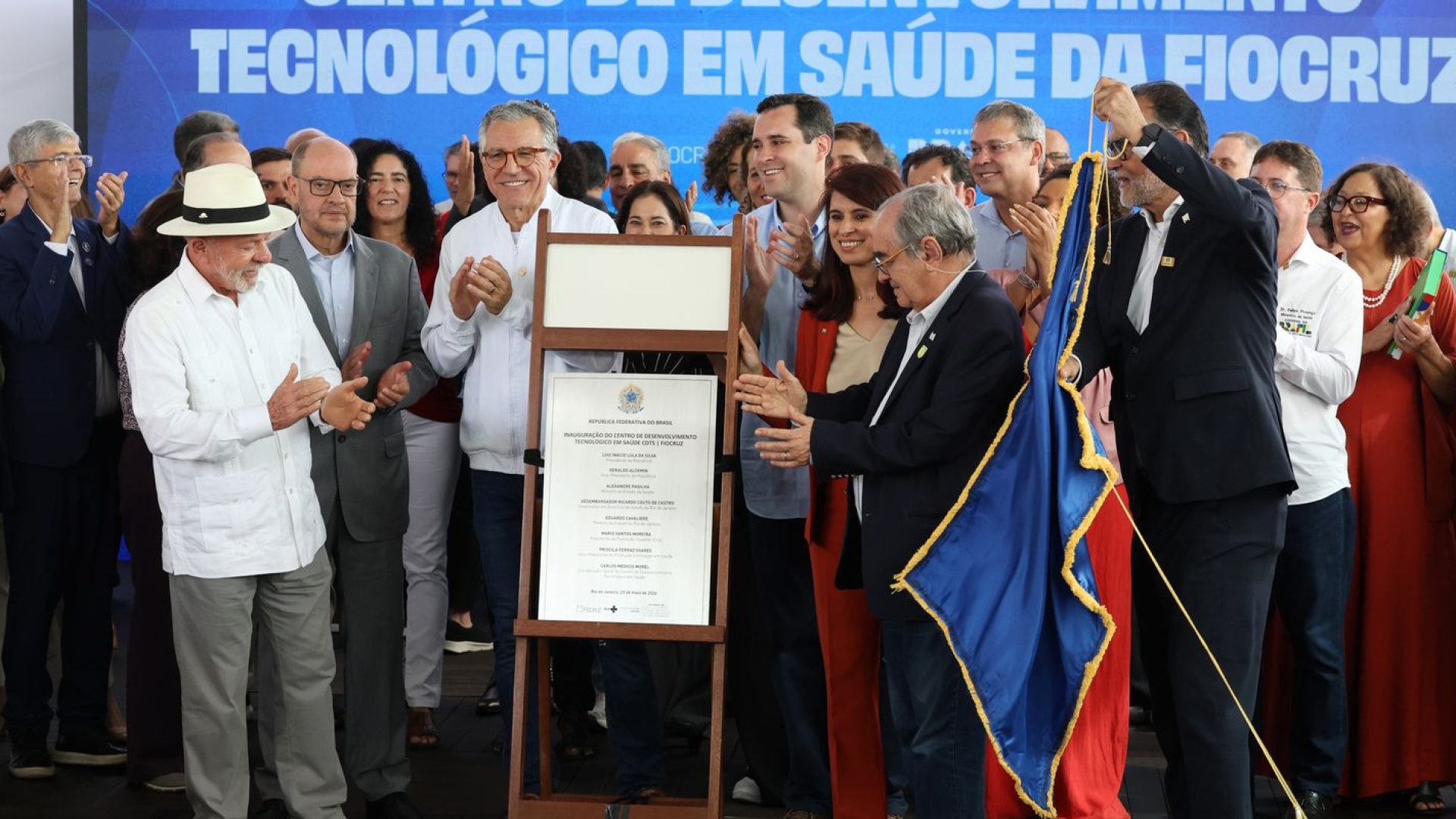 Brasil não é menor nem menos competitivo do que ninguém, diz Lula