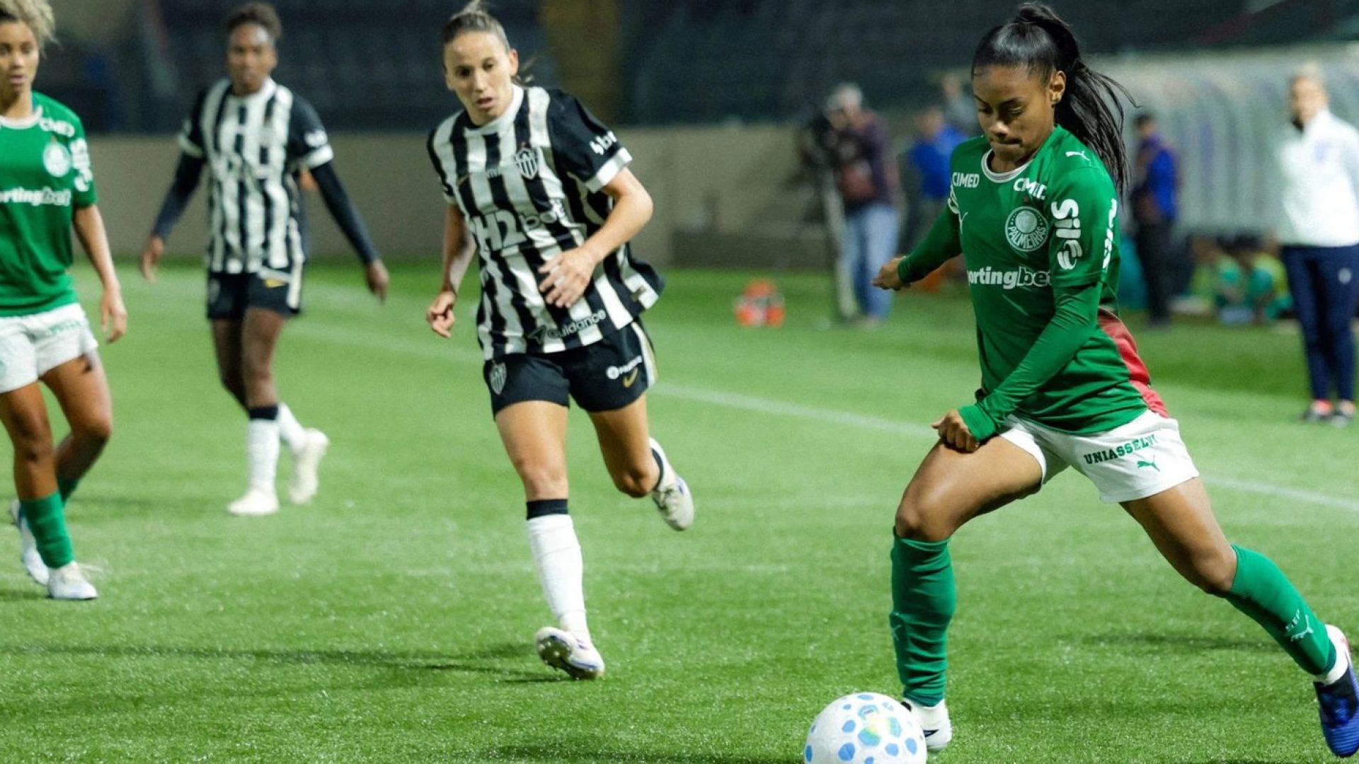 BR feminino: Palmeiras goleia Atlético-MG e assume vice-liderança