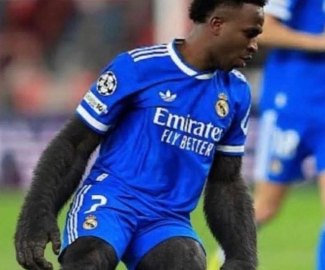 Irmão de Otamendi publica montagem racista com Vinícius Jr e revolta as redes sociais