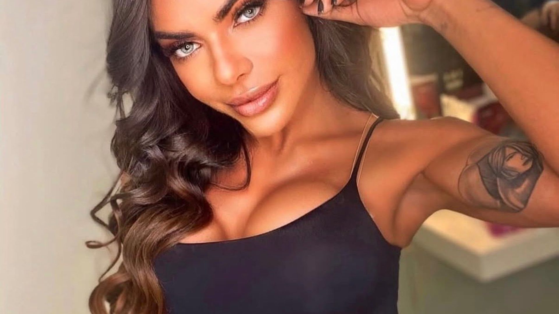 Suzy Cortez, Messi e mais um capítulo improvável dessa novela