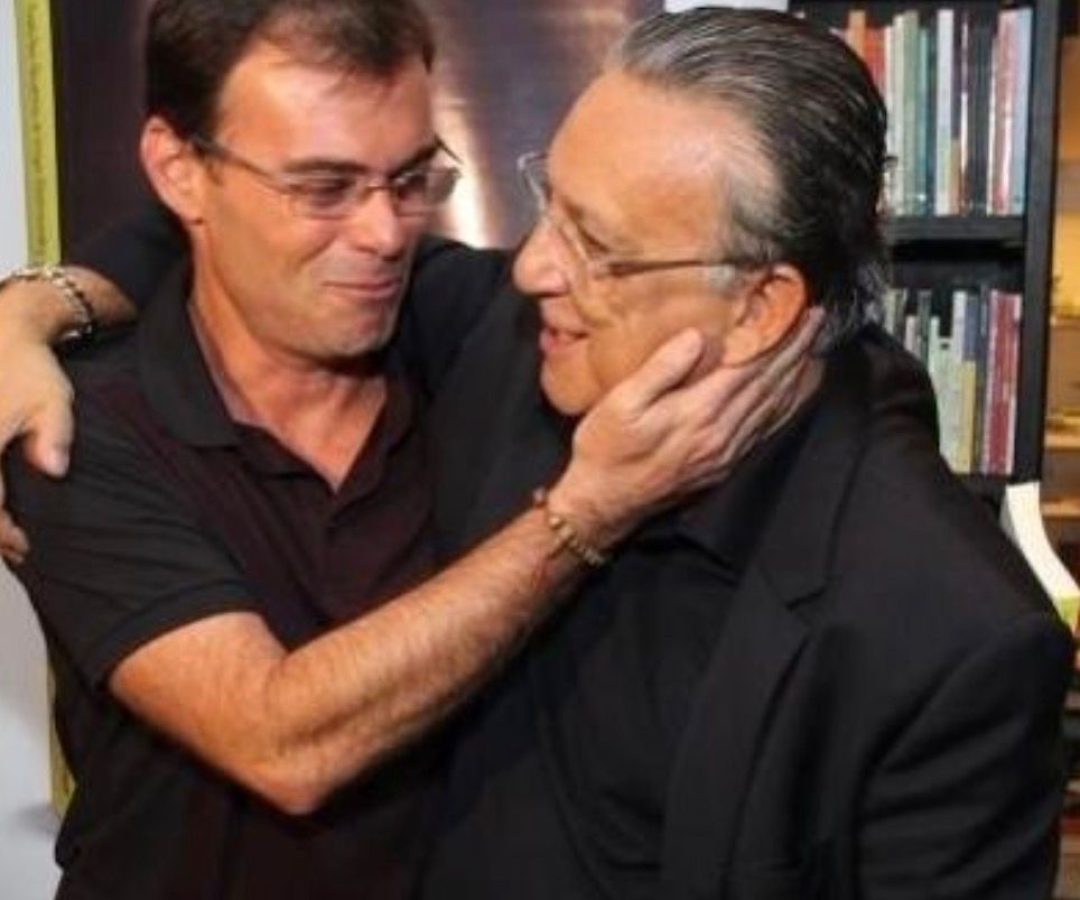 Galvão cai de verdade, Tino está “desempregado” de brincadeira e a internet enlouquece