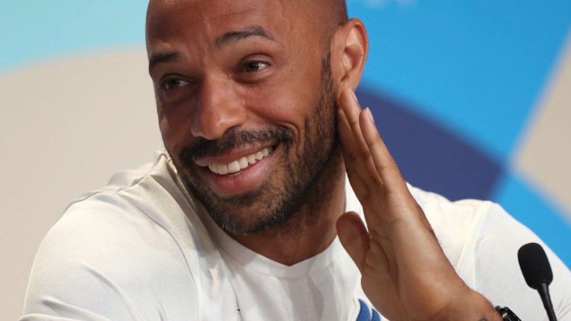 Todo mundo adorou PSG 5×4 Bayern, menos o ex-astro Therry Henry: “Uma pelada de rua…”