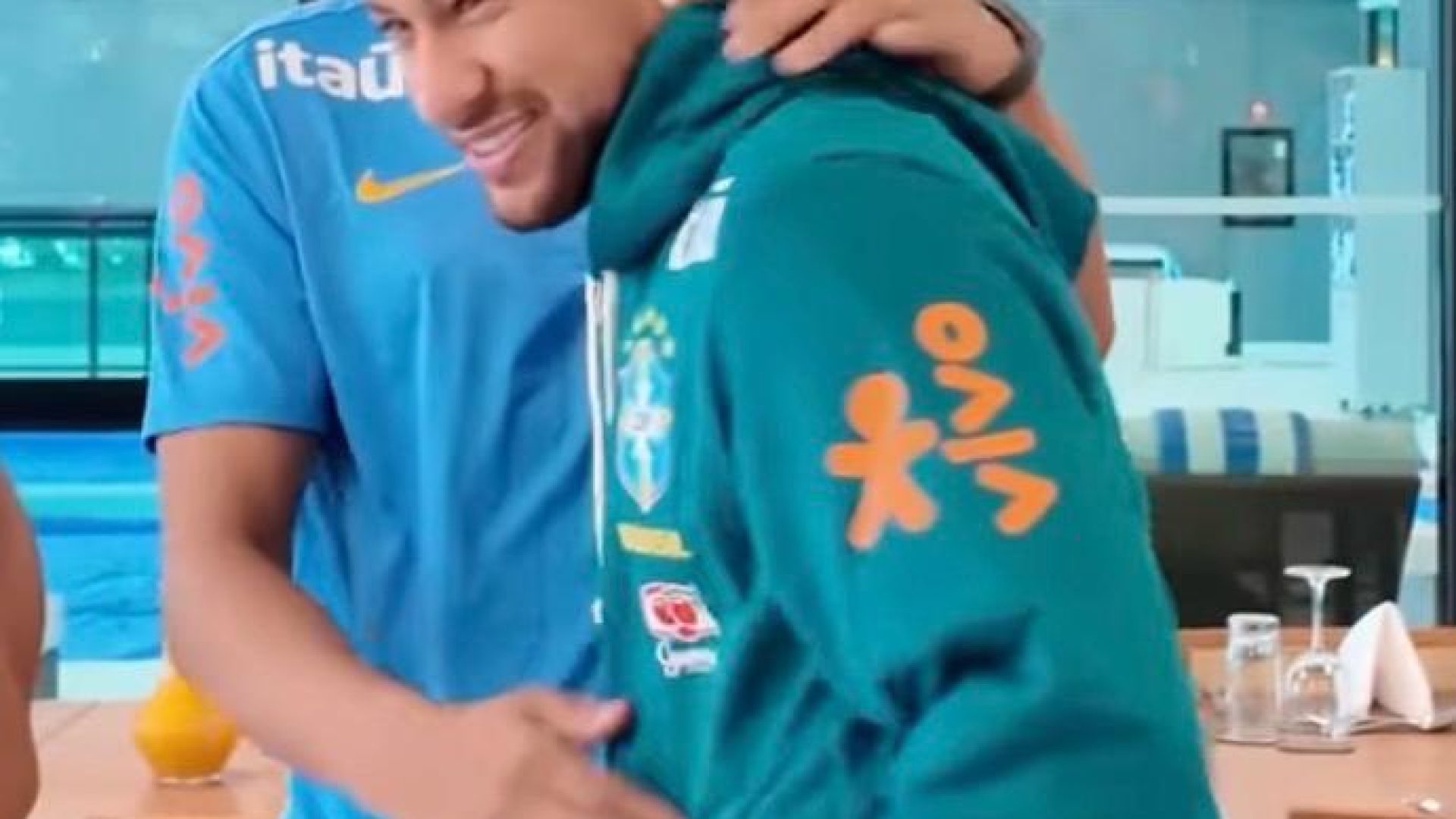 Eu minto. Tu mentes. Eles mentem