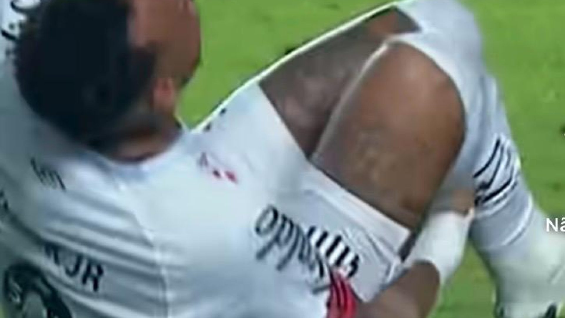 O zagueiro “assassino” que tentou pegar Neymar lembra Márcio, aquele que quebrou Zico em 1975