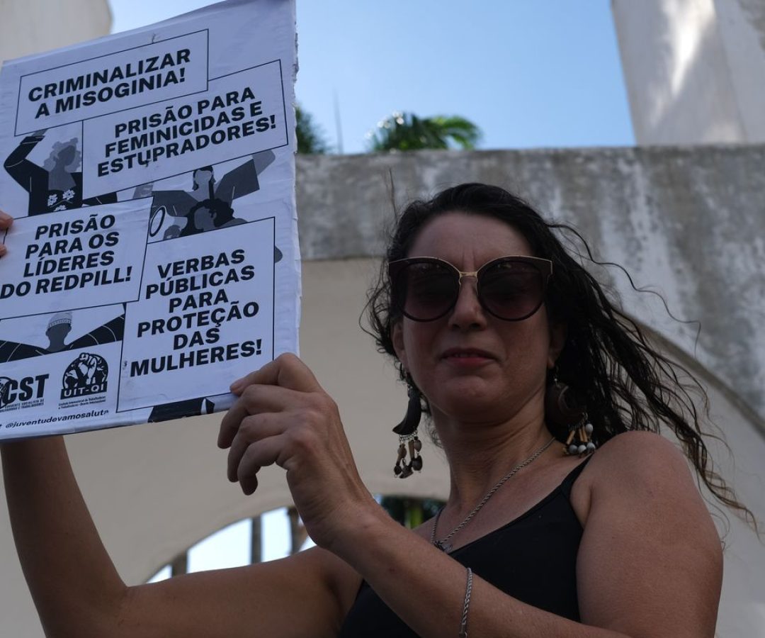 Ato nos Arcos da Lapa pede fim da violência contra mulheres e LGBTQIA+