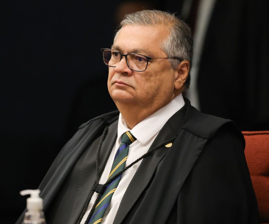 Dino suspende trecho de PL que libera emendas do orçamento secreto