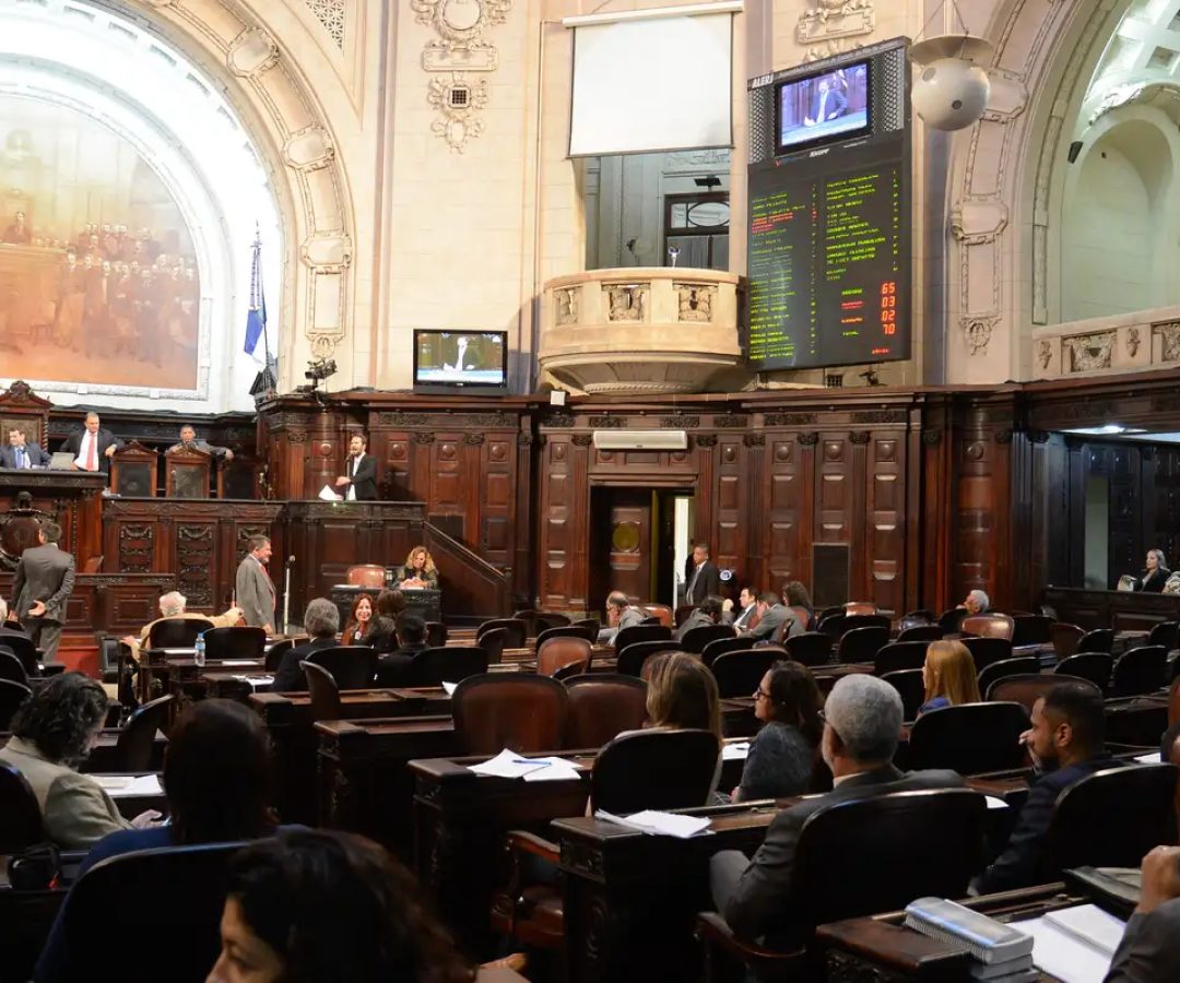 TRE-RJ marca para terça recontagem de votos após cassação de Bacellar