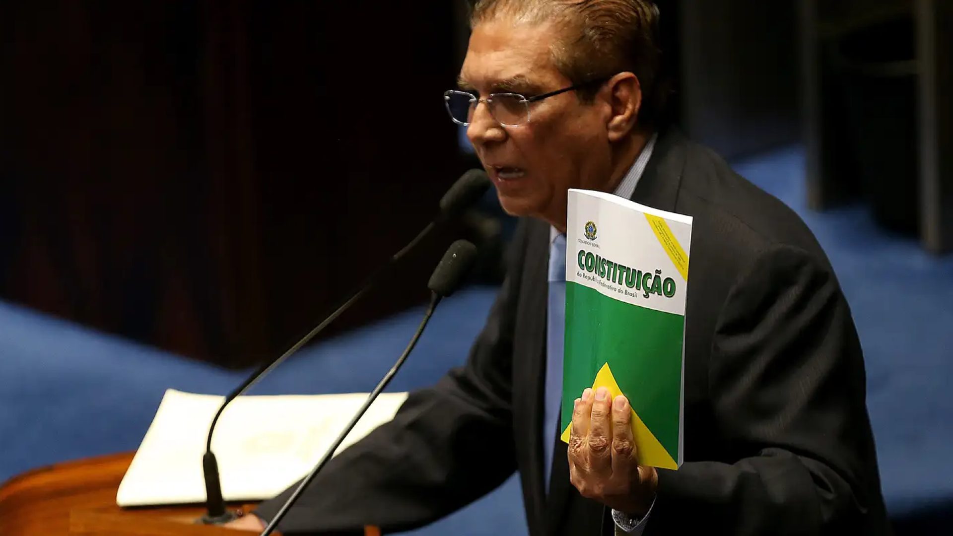 Senador Jader Barbalho é internado em Belém após mal-estar