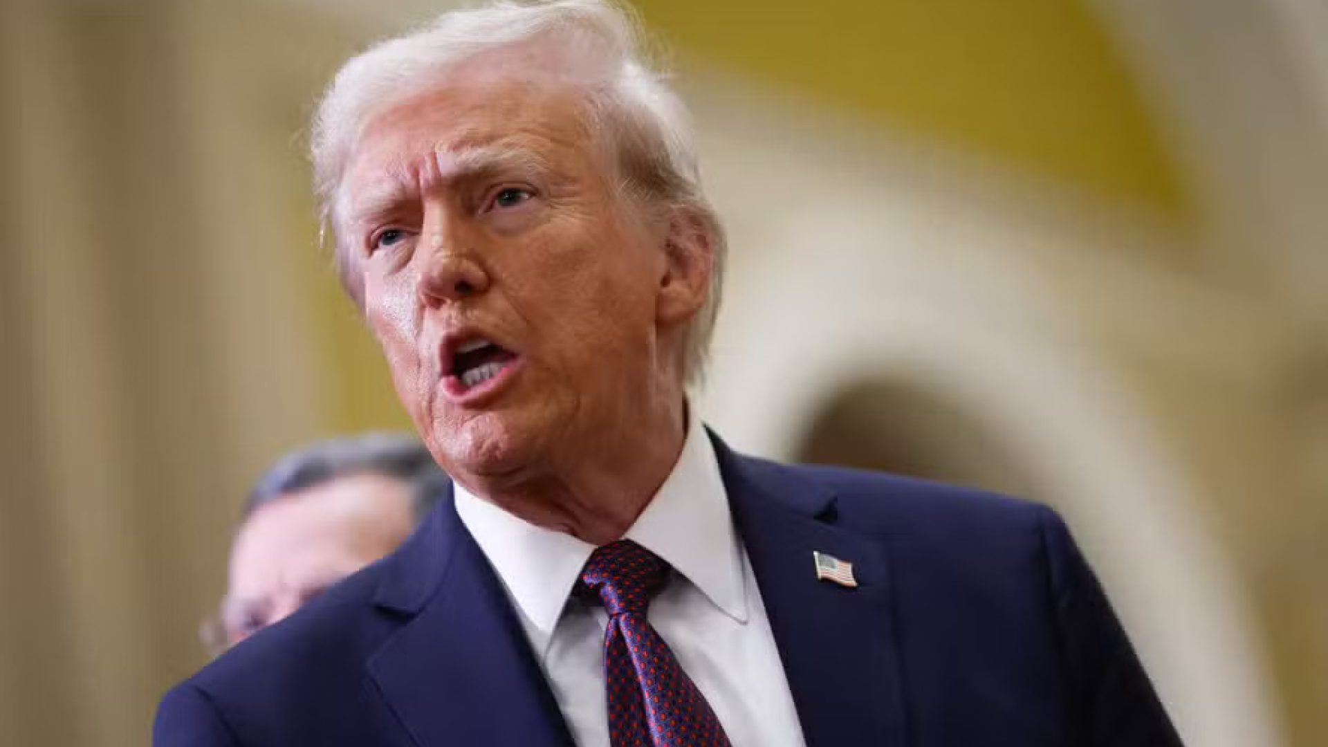 Donald Trump diz que escolha de Bad Bunny para Super Bowl 2026 é loucura