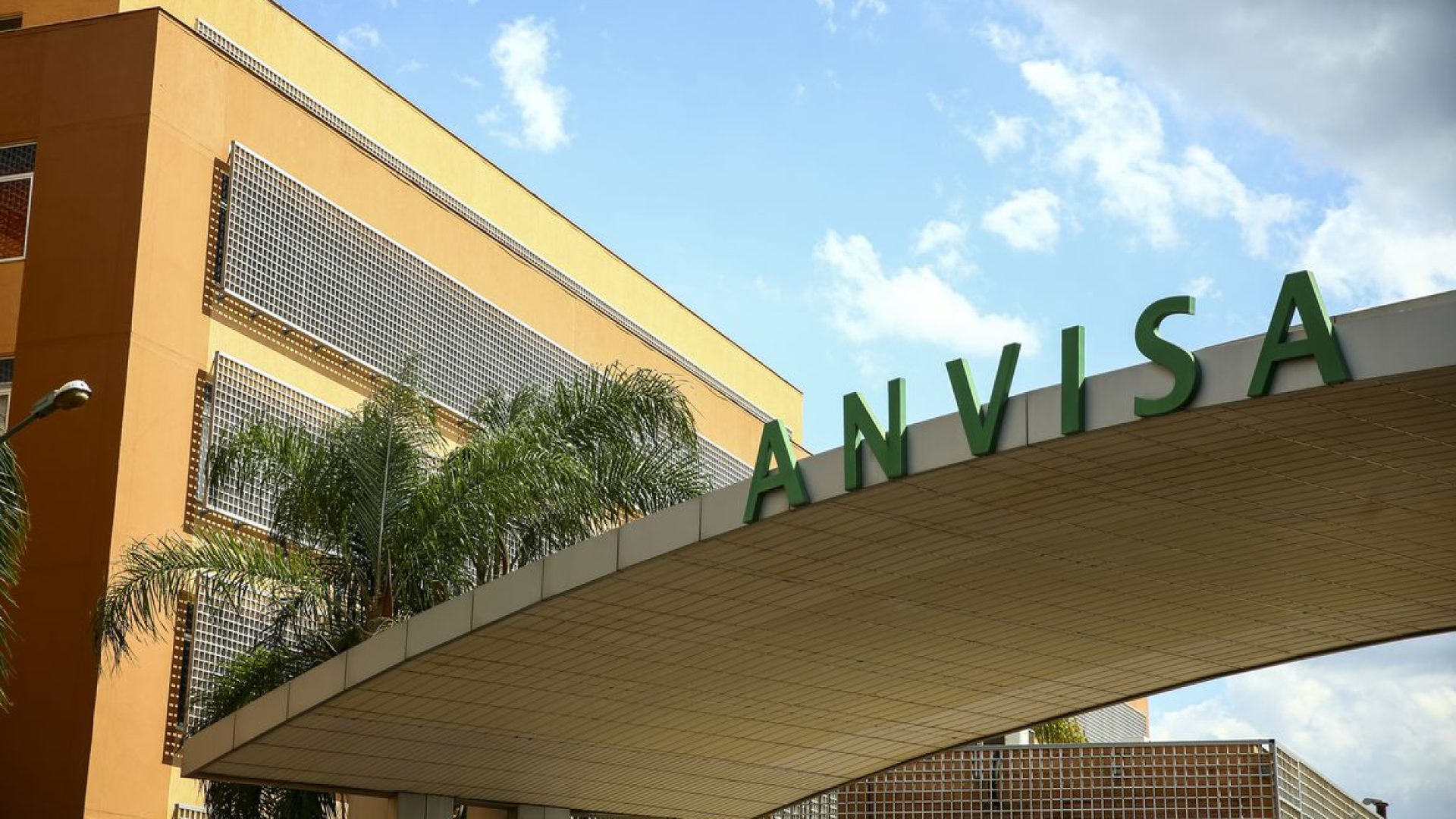 Anvisa abre edital para 77 profissionais em comitês da Farmacopeia