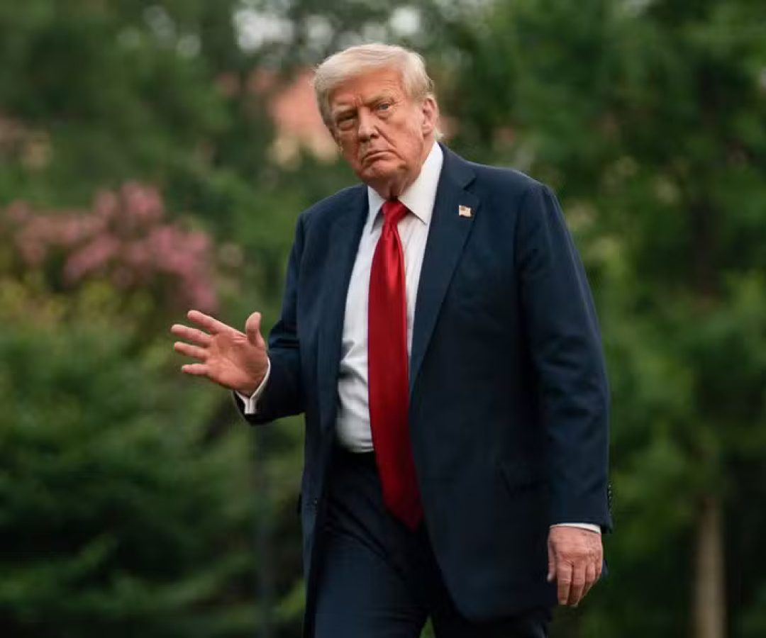 111738912-us-president-donald-trump-walks-on-the-south-lawn-upon-arrival-at-the-white-house-in-washi.jpeg