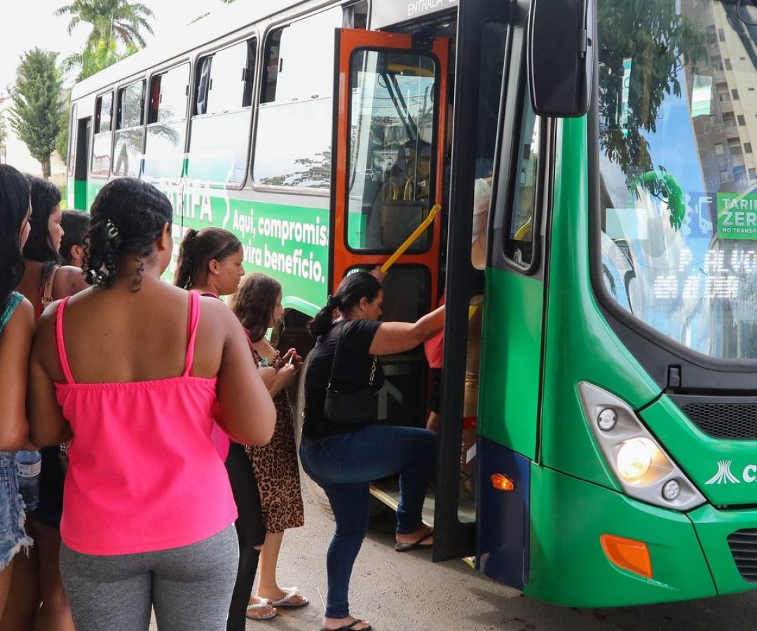 Setor de serviços cresce 0,1% em agosto e amplia recorde